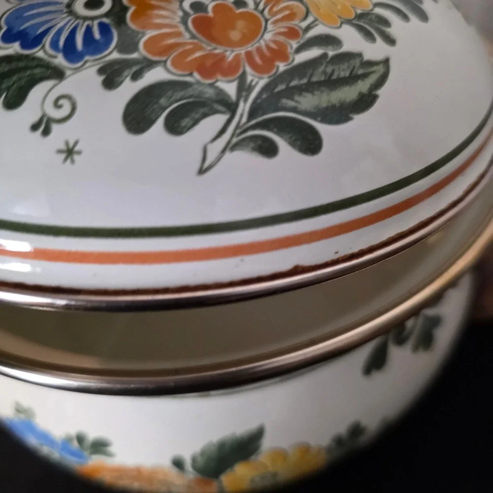 Vintage ASTA Floral Enamelware Dutch Oven Casserole Pot Lid Old Amsterdam